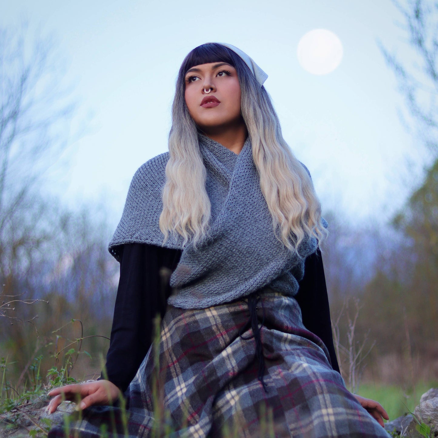 Outlander grey handmade shawl inspired by Claire's