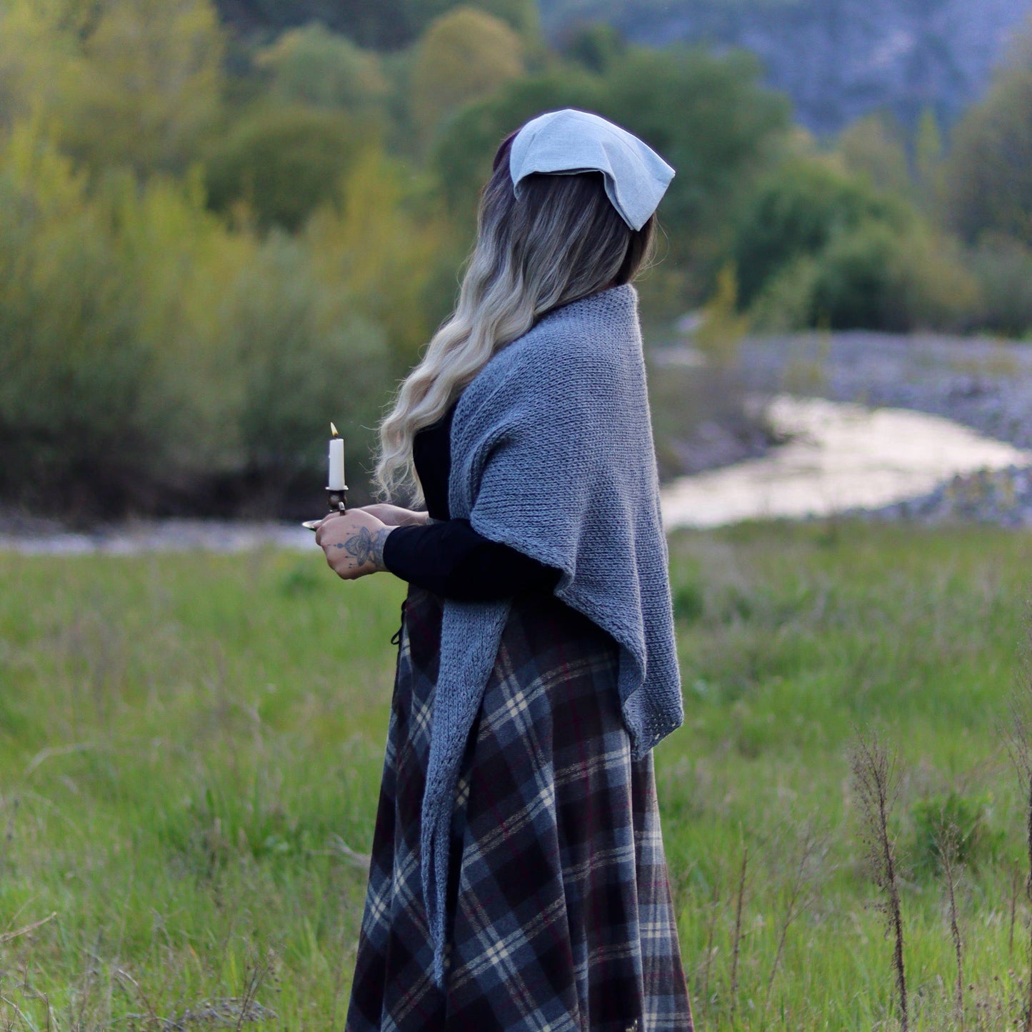 Outlander grey handmade shawl inspired by Claire's