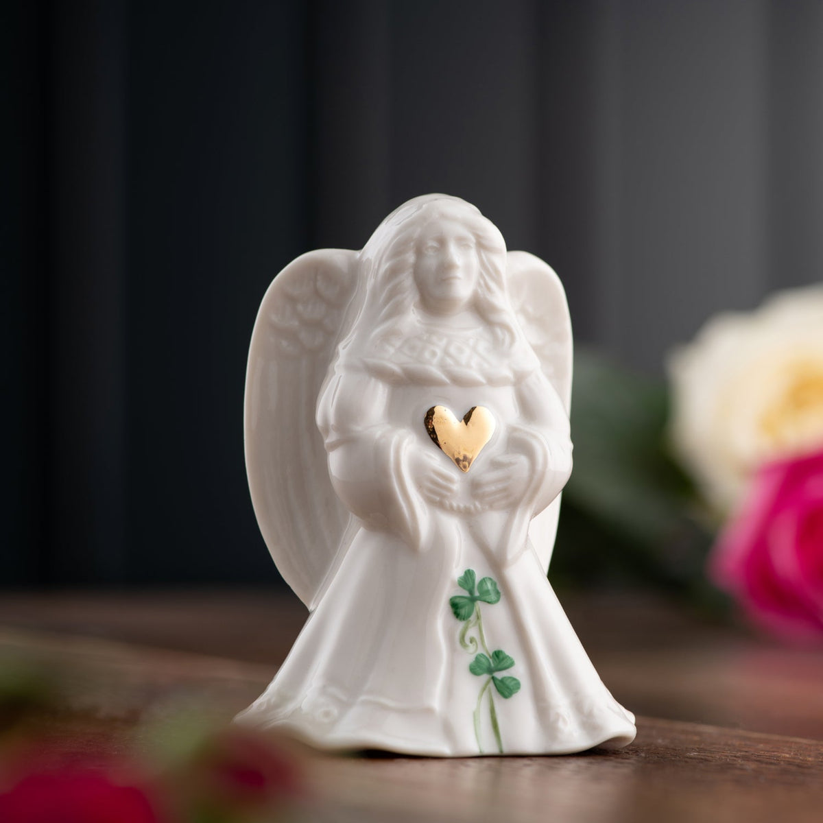 SENDING_LOVE_ANGEL_ORNAMENT