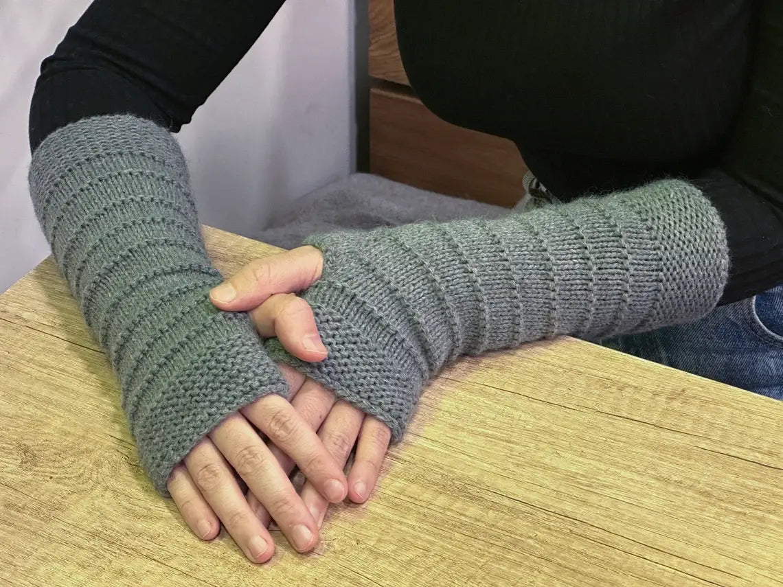 Outlander-inspired striped mittens | Mrs Fitz Cottagecore