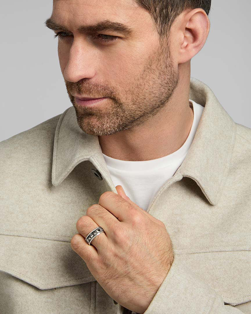 Gents Oxidised Silver Claddagh Band